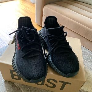 Yeezy boost 350 V2 size 4 men/ 6 women
